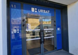 ENSEIGNE ET VITROPHANIE URBAT