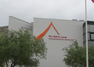 ENSEIGNE LETTRES DÉCOUPÉES