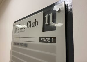 PLAQUE SIGNALÉTIQUE VERRE 10MM